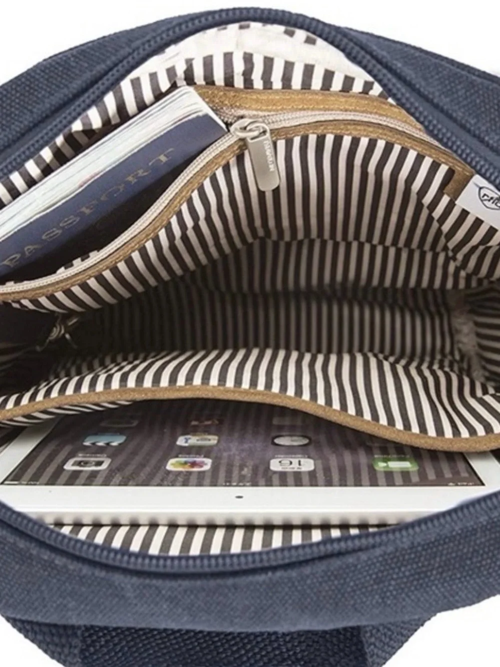 Travelon durable navy